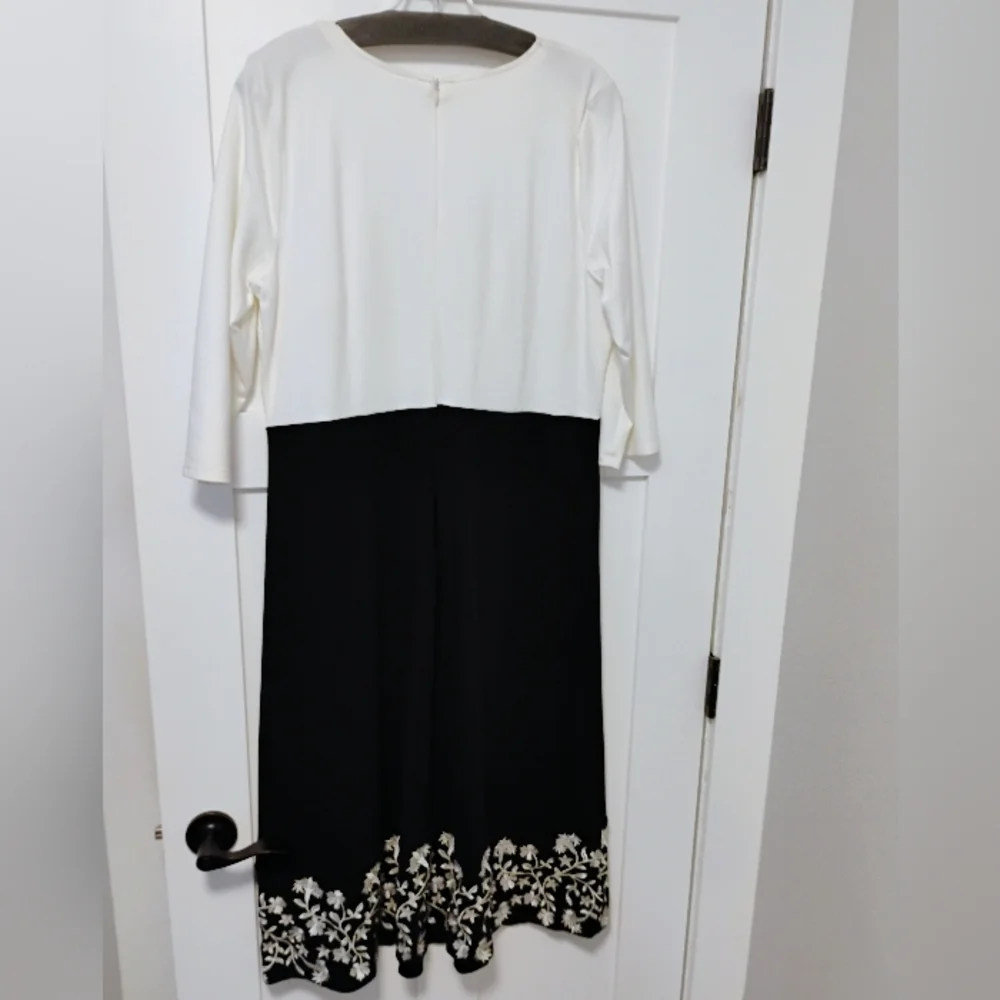 Christian Siriano for J. Jill Cream Black Embroidered Ponte Knit Dress - Picture 2 of 4